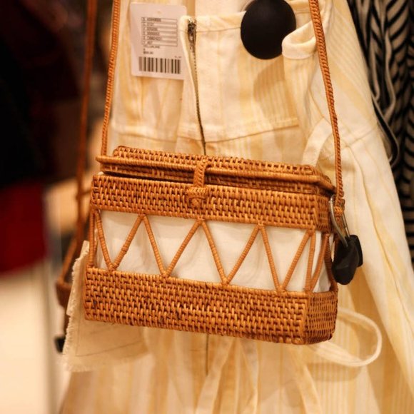 UO Straw Structured Crossbody Bag - Picture 3 of 3